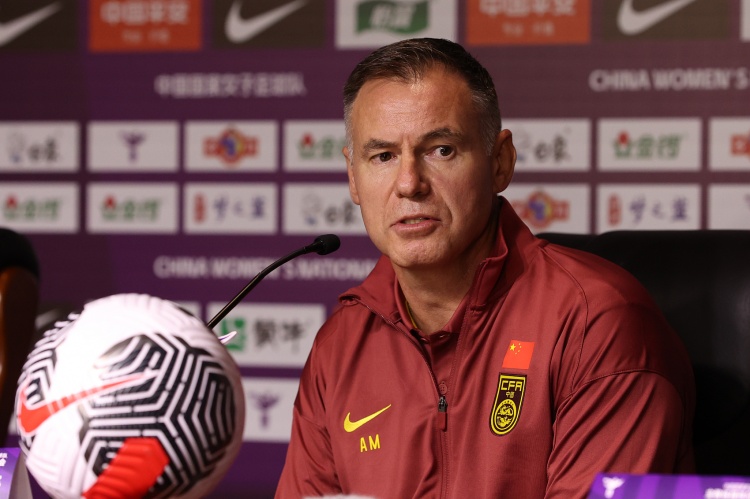 开云官网-米利西奇：首场球员们在场上略显紧张，没完全发挥出应有的控制力