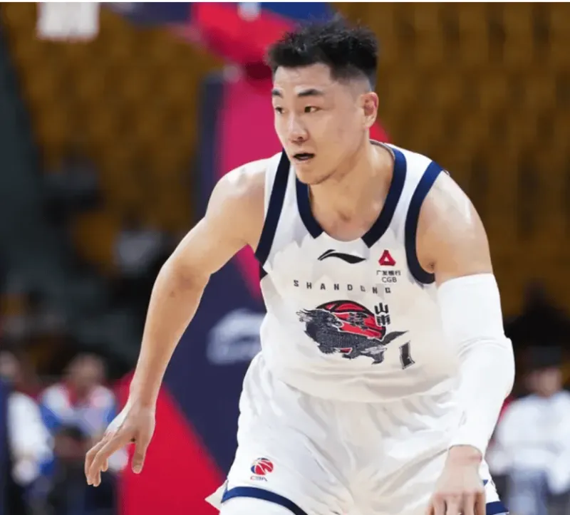 高诗岩出战34分钟，7中3得到6分2篮板6助攻