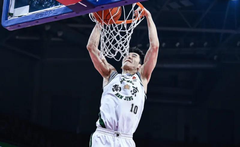 开云体育下载-郭昊文真带不动同曦！自己铆足劲攻坚，汉兹昙花一现，各将无能力